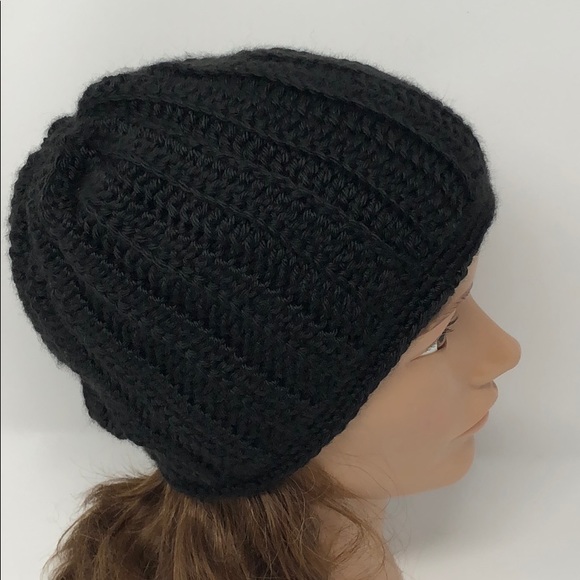 Black beanie hat adult teen 20-22 inches stretchy - Picture 4 of 4